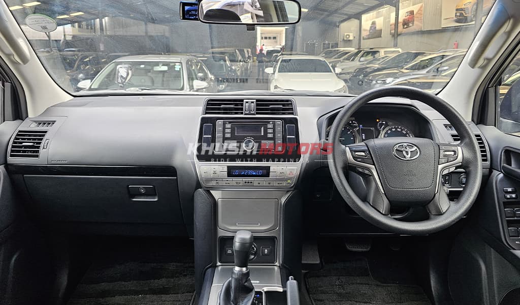 2018 Toyota Land Cruiser Prado image-14