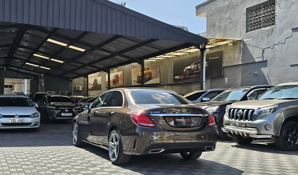 2018 Mercedes-Benz C200 image-10