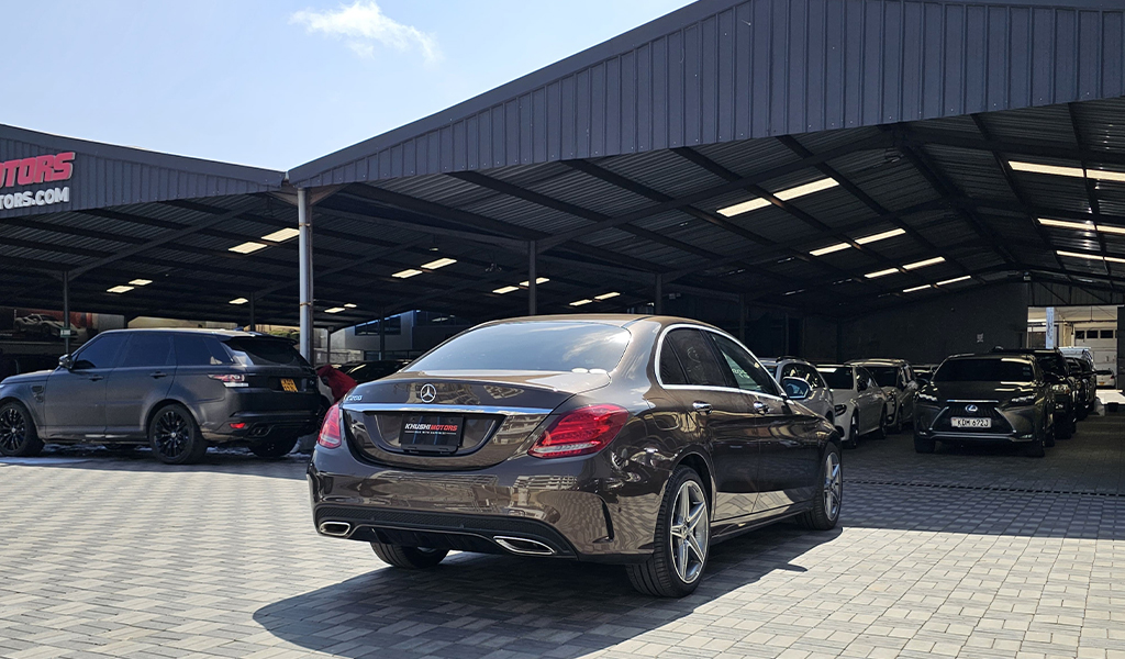 2018 Mercedes-Benz C200 image-12