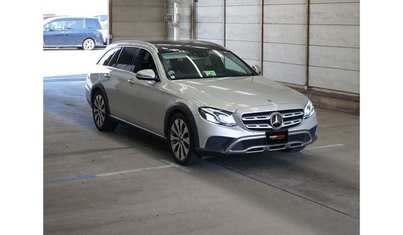 2018 Mercedes-Benz E220d image-2