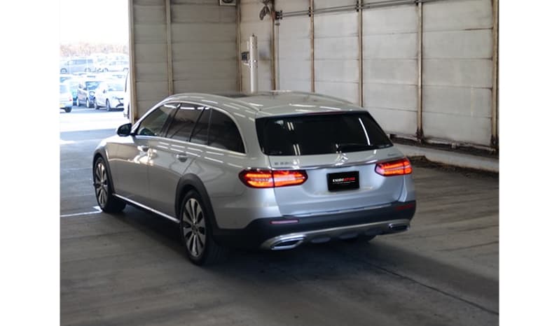 2018 Mercedes-Benz E220d image-3