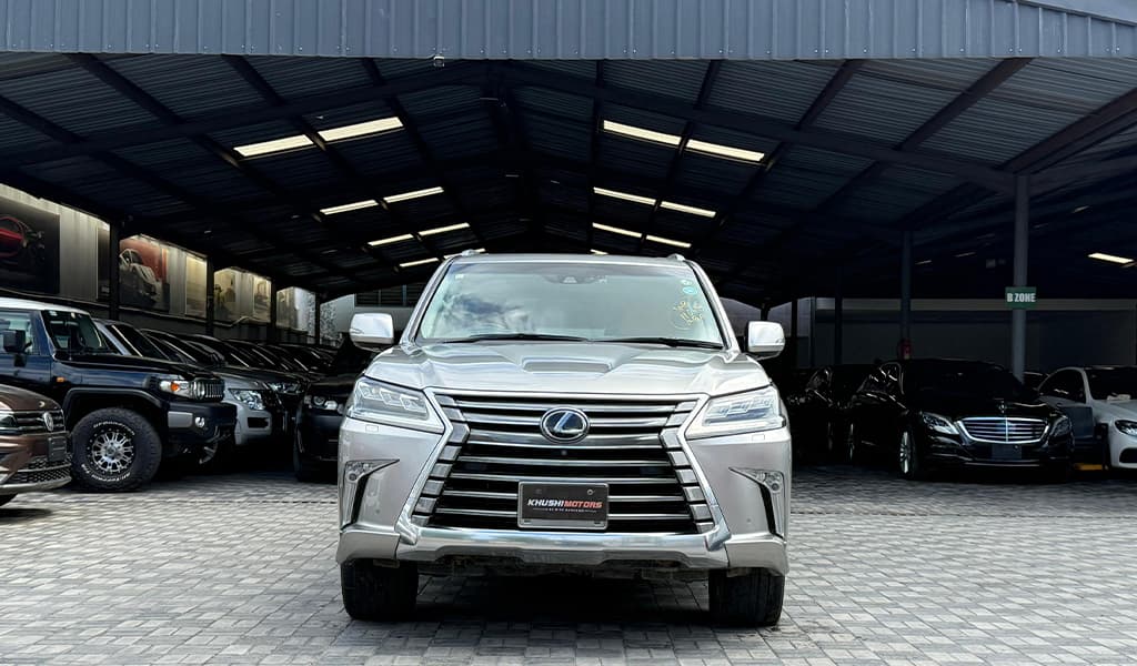 2019 Lexus LX570 image-2