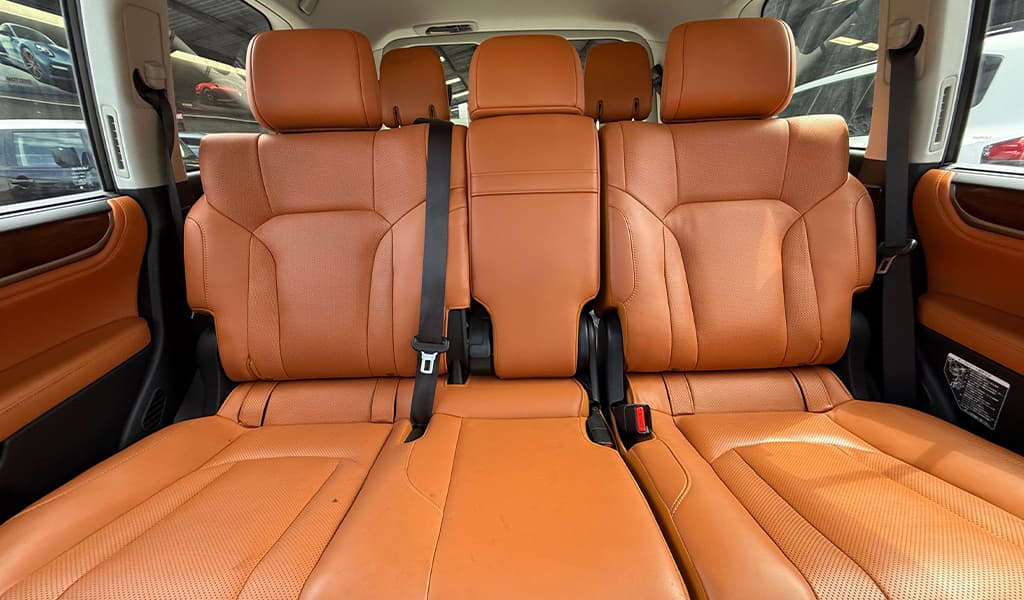 2019 Lexus LX570 image-12