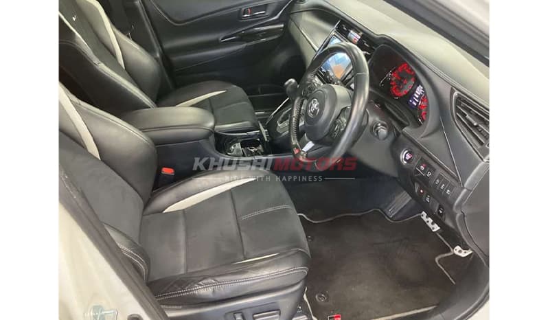 2018 Toyota Harrier image-5