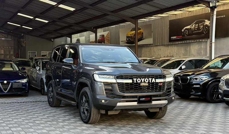 2023 Toyota Land Cruiser image-1