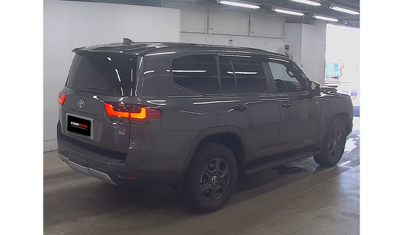 2023 Toyota Land Cruiser image-4