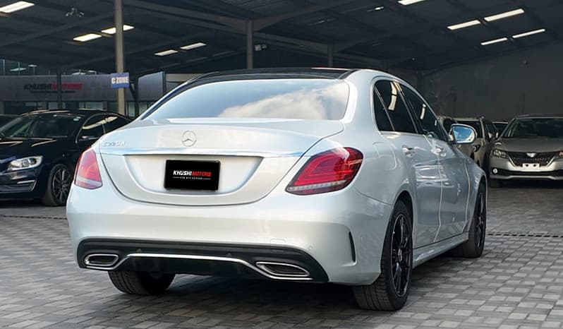 2018 Mercedes-Benz C220d image-9