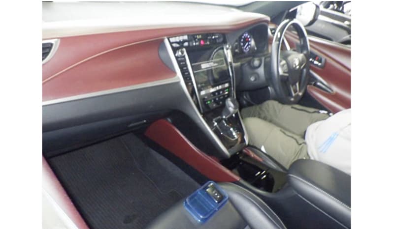 2018 Toyota Harrier image-2