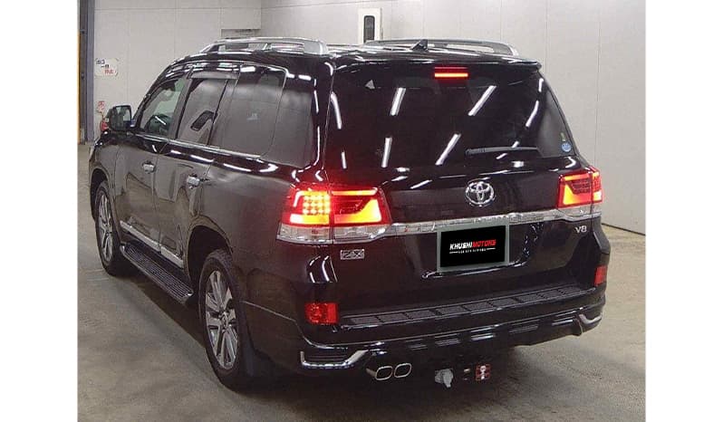 2019 Toyota Land Cruiser image-6