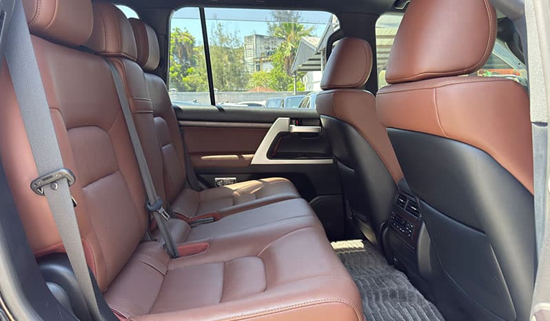 2019 Toyota Land Cruiser image-21