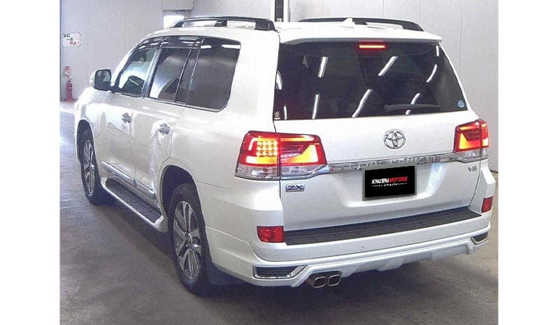 2018 Toyota Land Cruiser image-2