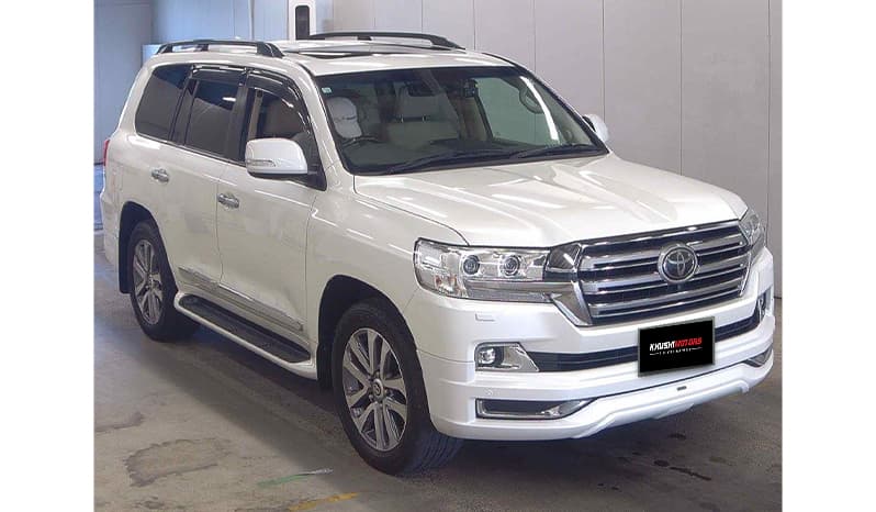 2018 Toyota Land Cruiser image-5