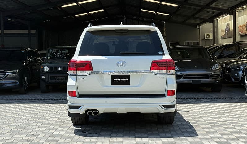 2018 Toyota Land Cruiser image-10