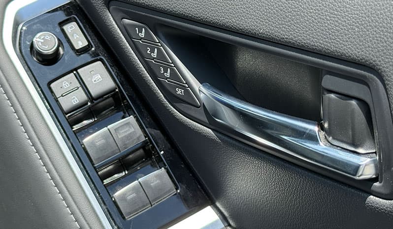2021 Toyota Land Cruiser image-16