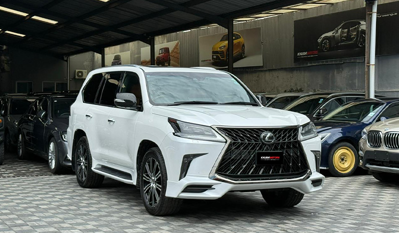 2018 Lexus LX570 image-1