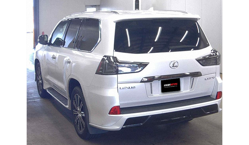 2018 Lexus LX570 image-6