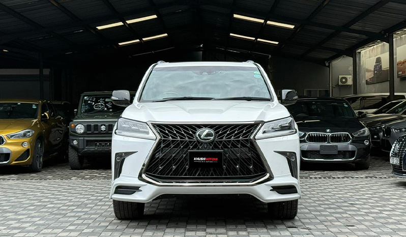 2018 Lexus LX570 image-8