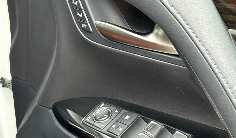 2018 Lexus LX570 image-18