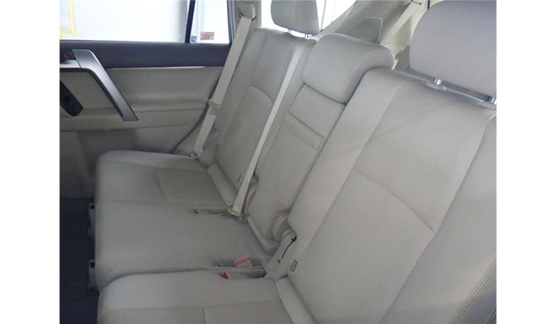 2018 Toyota Land Cruiser Prado image-2