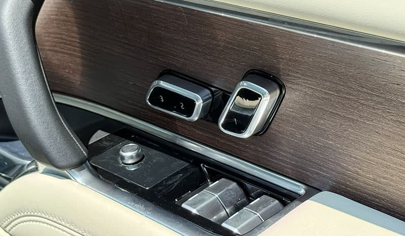2022 Land Rover Range Rover Autobiography image-9