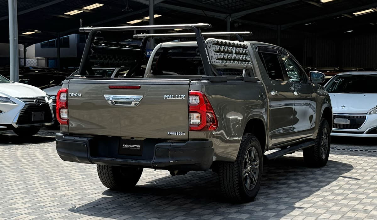 2021 Toyota Hilux image-14
