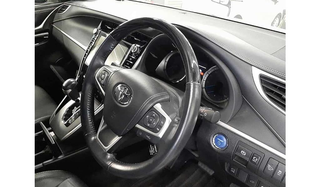 2018 Toyota Harrier image-5