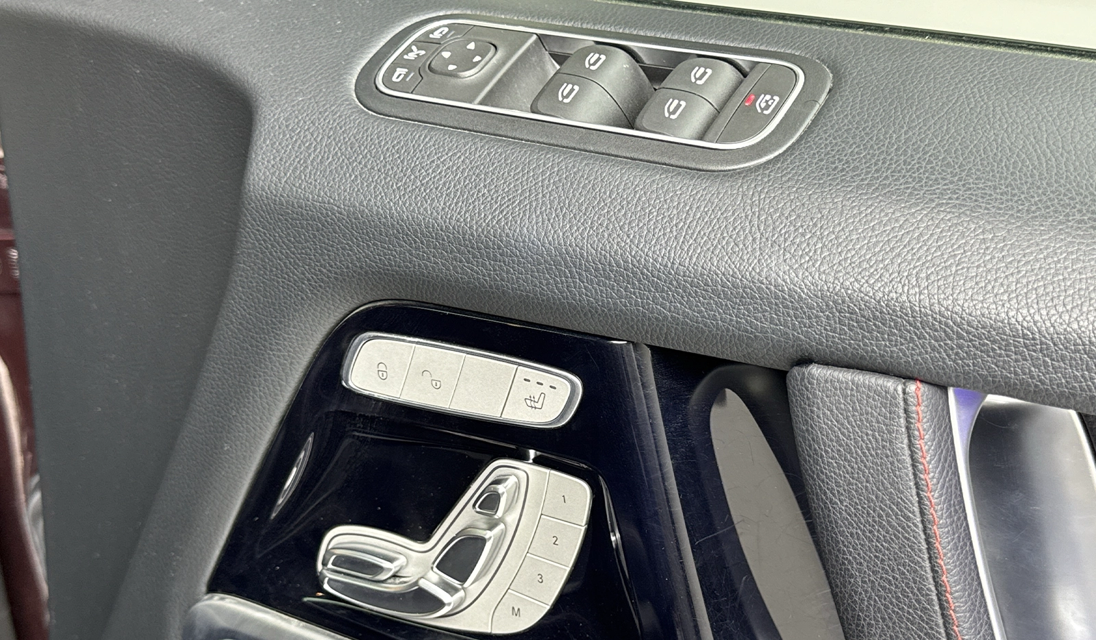 2019 Mercedes-Benz G350d image-22