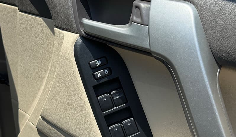 2018 Toyota Land Cruiser Prado image-15