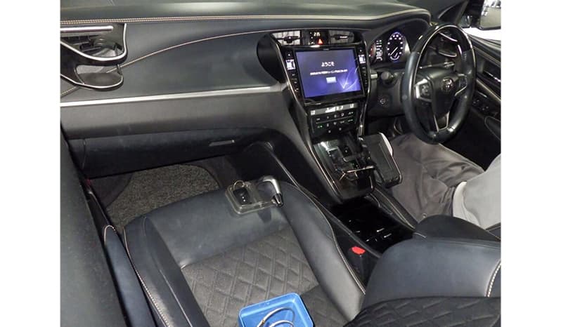 2018 Toyota Harrier image-5