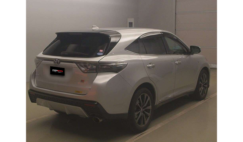 2018 Toyota Harrier image-3