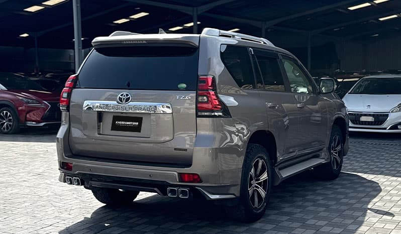 2018 Toyota Land Cruiser Prado image-12
