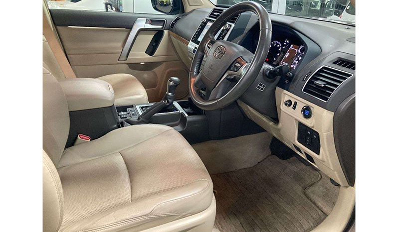 2019 Toyota Land Cruiser Prado image-3
