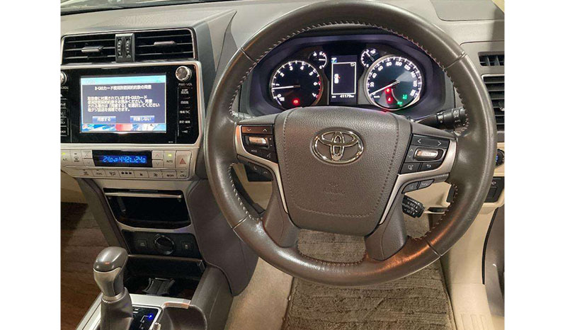2019 Toyota Land Cruiser Prado image-4