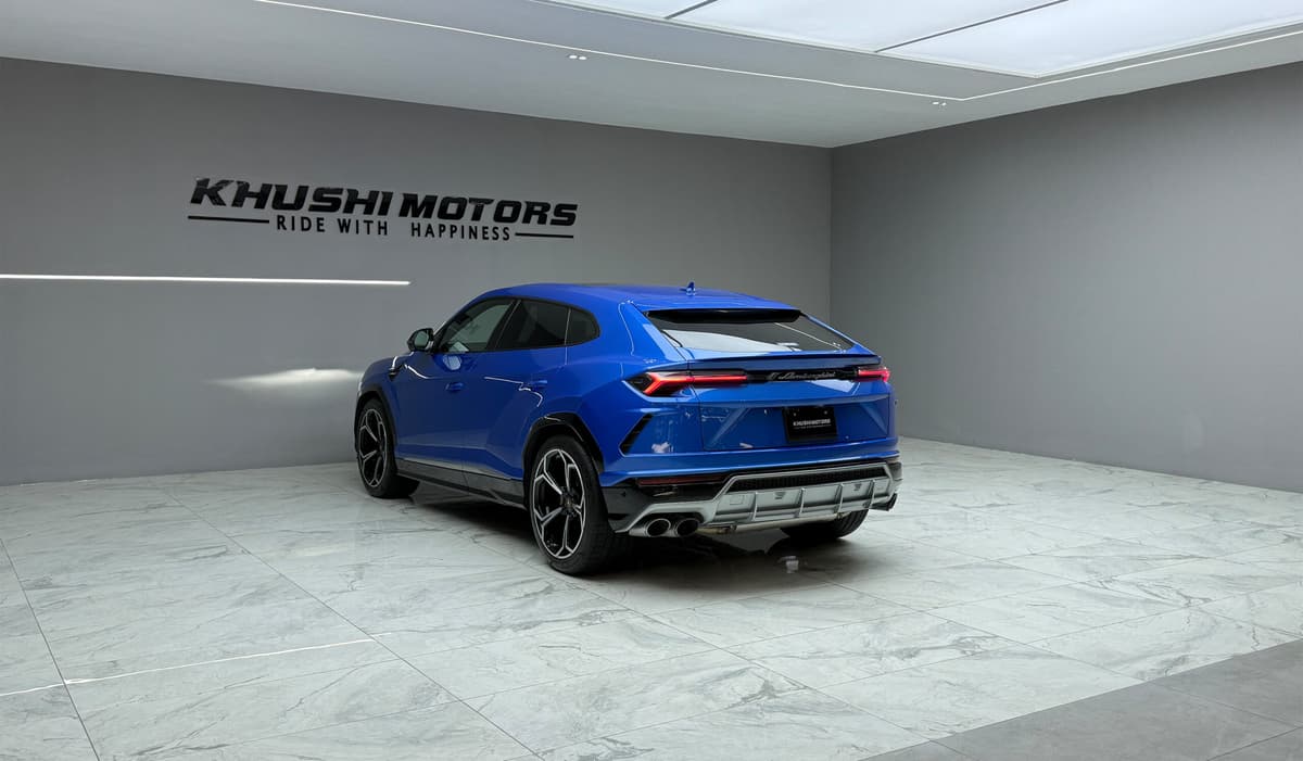 2020 Lamborghini Urus image-4