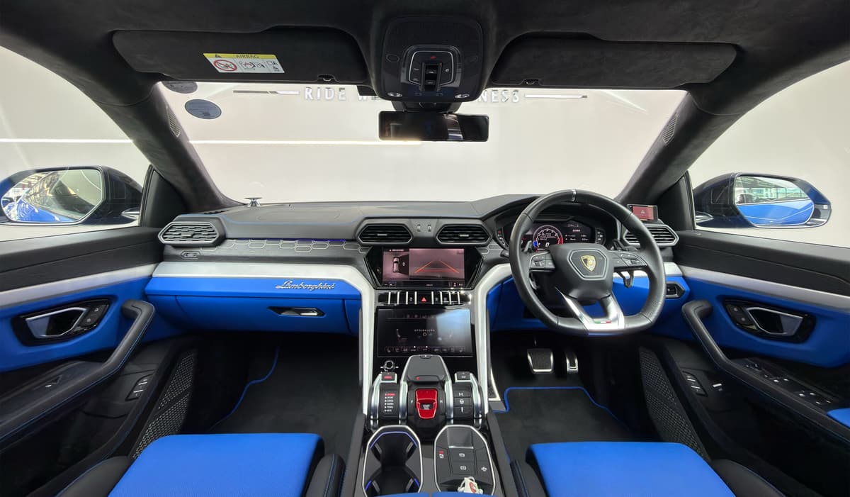 2020 Lamborghini Urus image-7
