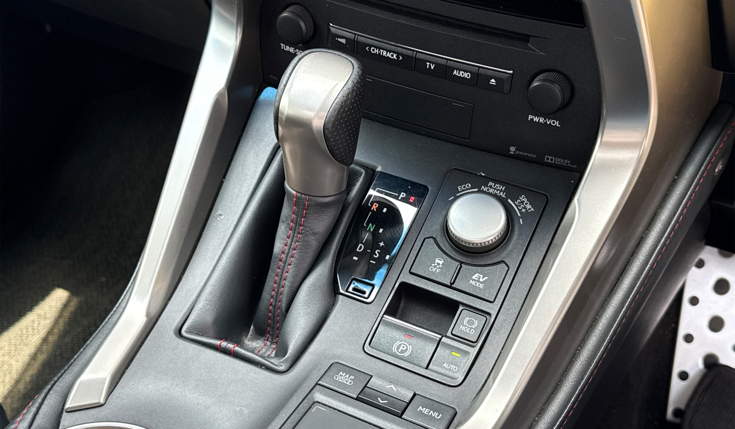 2015 Lexus Nx300h image-9