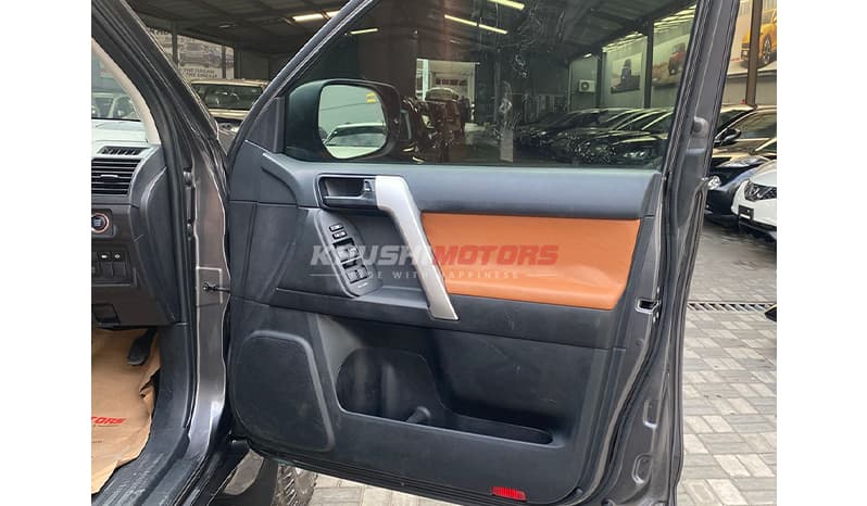 2018 Toyota Land Cruiser Prado image-6