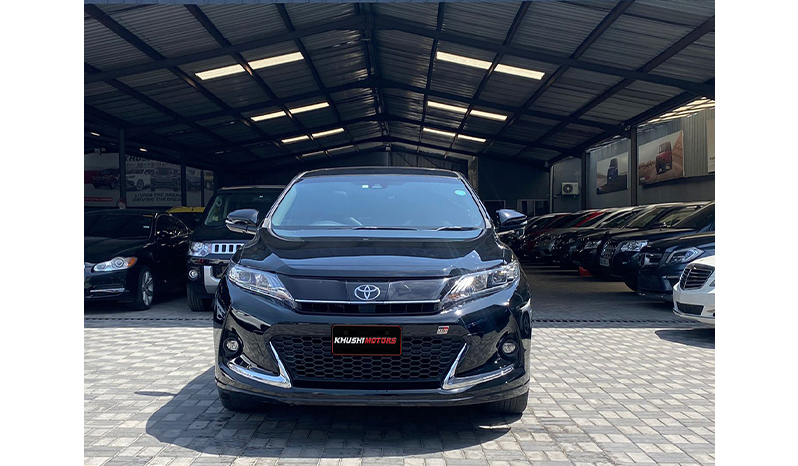 2017 Toyota Harrier image-1