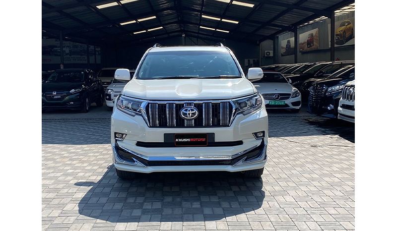 2017 Toyota Land Cruiser Prado image-1