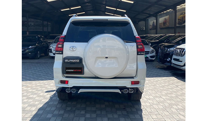 2017 Toyota Land Cruiser Prado image-3