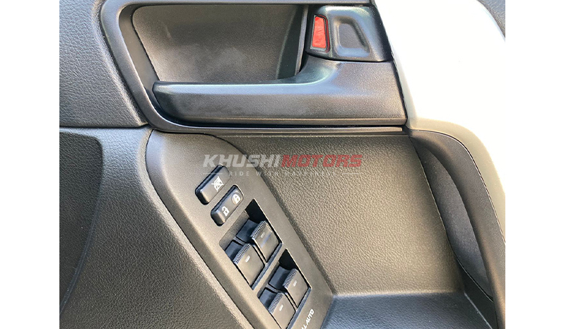 2017 Toyota Land Cruiser Prado image-7