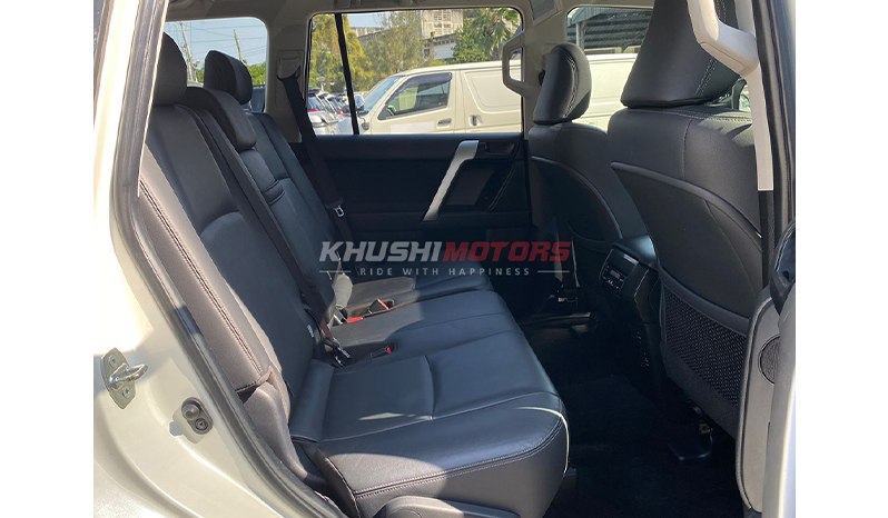 2017 Toyota Land Cruiser Prado image-8
