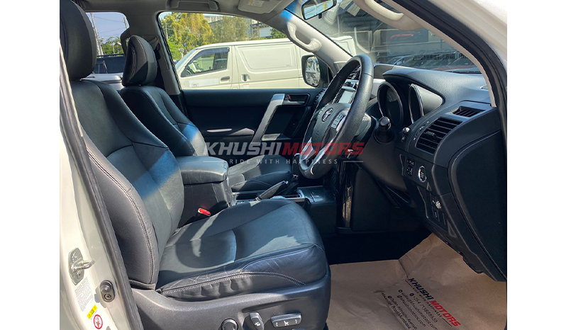 2017 Toyota Land Cruiser Prado image-9