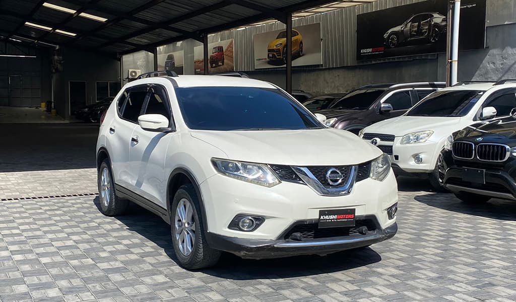 2015 Nissan Xtrail image-1