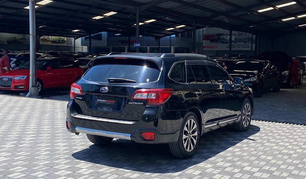 2015 Subaru Outback image-7