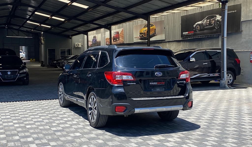 2015 Subaru Outback image-8