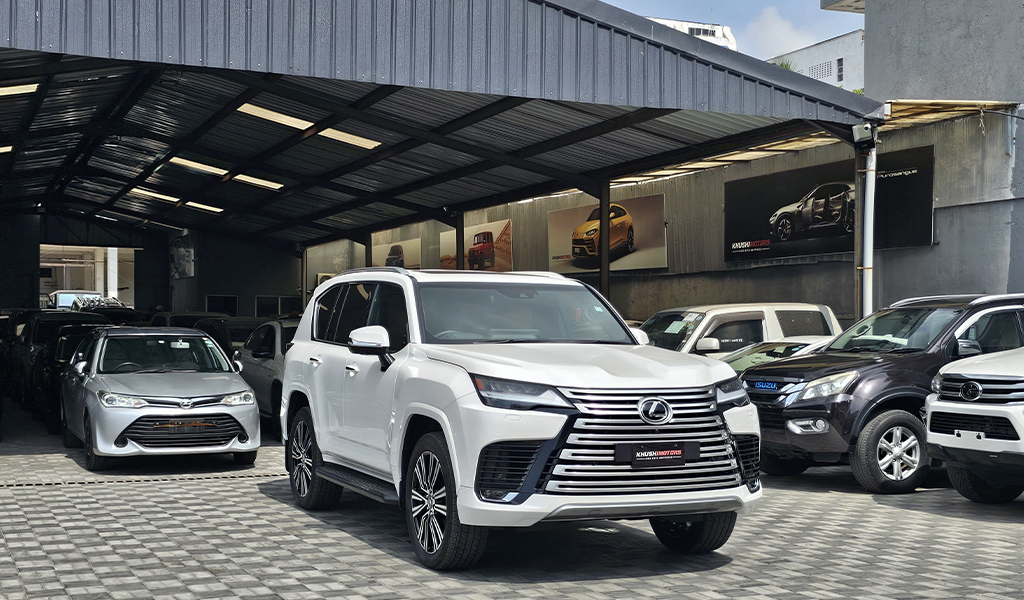 2024 Lexus Lx500d image-1