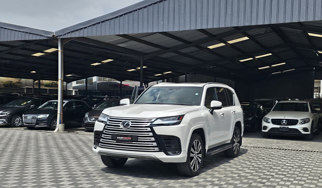 2024 Lexus Lx500d image-3