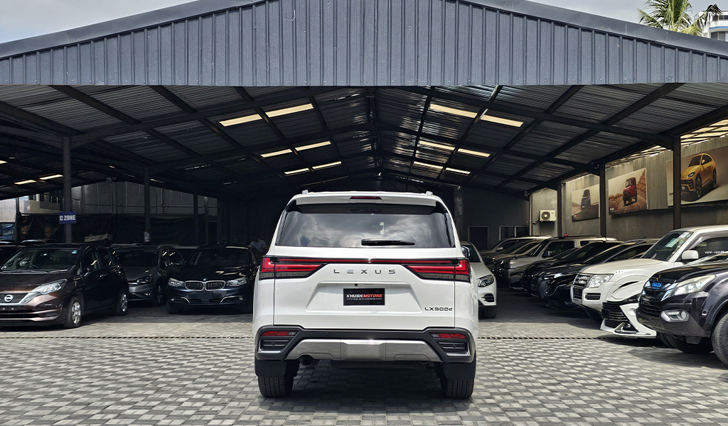2024 Lexus Lx500d image-5