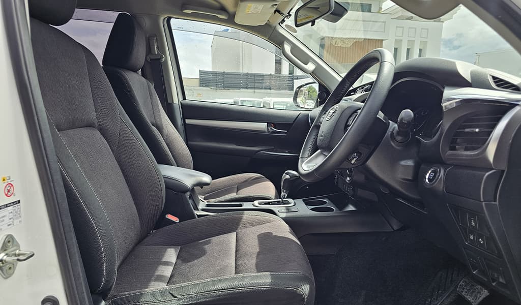 2017 Toyota Hilux image-7